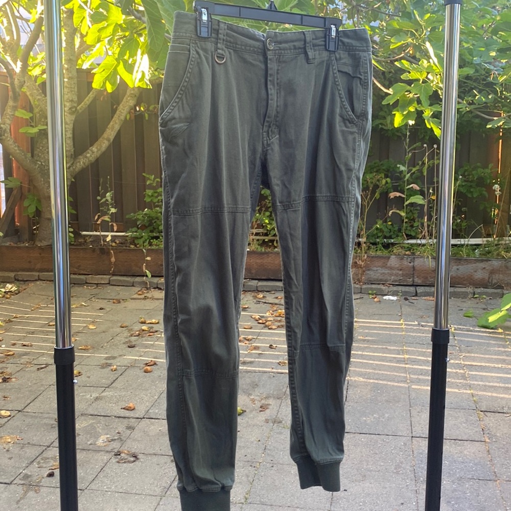Publish mens joggers size 30